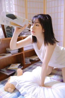 小说桌底下含着